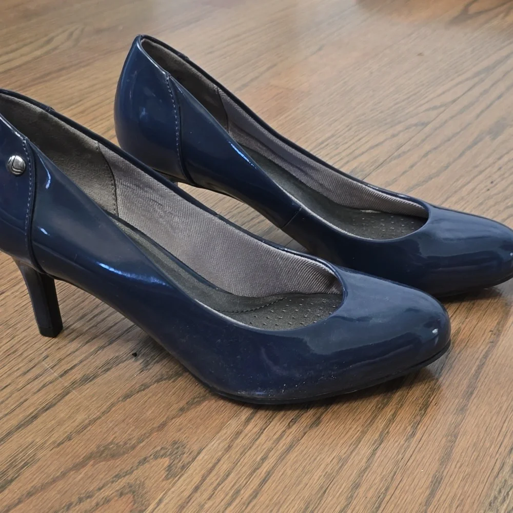 Life Stride Navy Patent Leather Heels - Picture 1 of 6